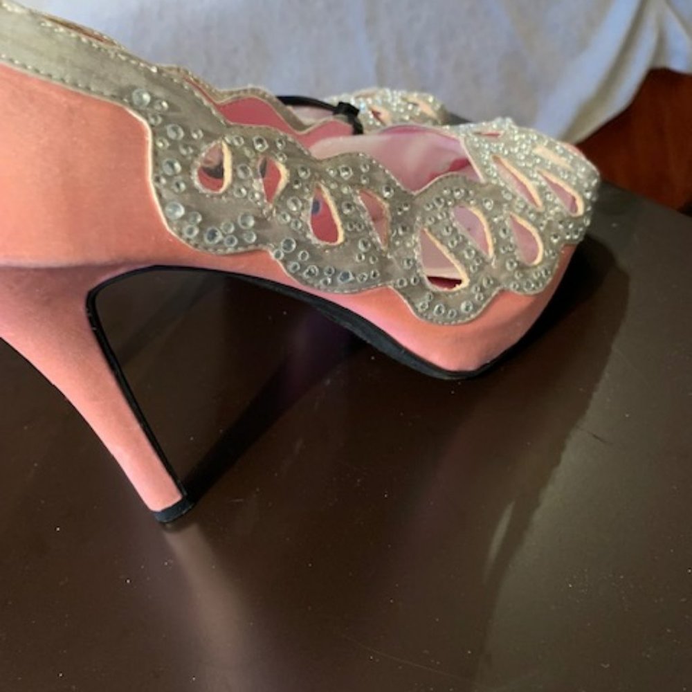 Women Size 9 /4 Inch Pink /Silver Satin Heels